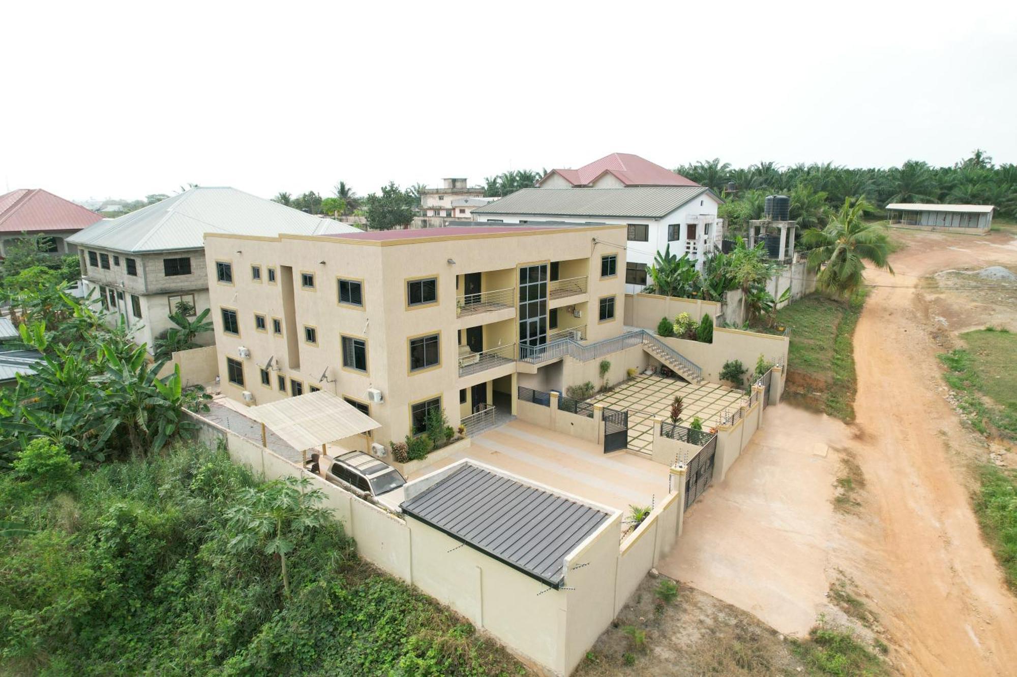 Agape Villa Sekondi-Takoradi Exteriör bild